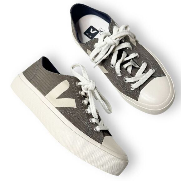 Veja Wata II Low-Top Sneakers in Neutral Grey Green Women’s Kids Size 5 EUR 36 - Picture 4 of 9